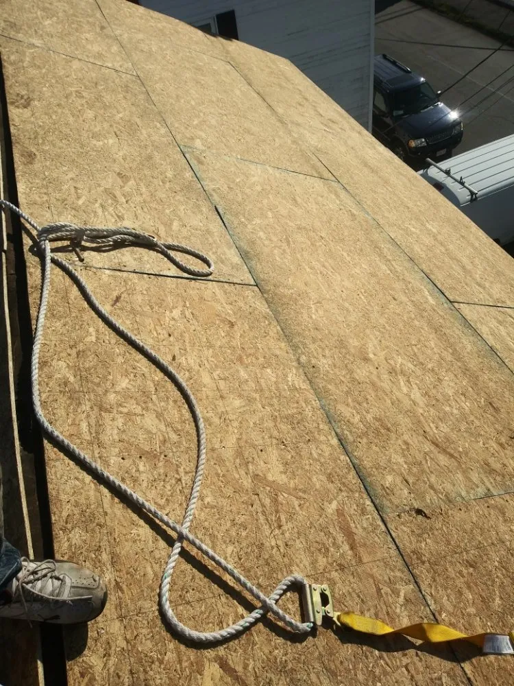 Slide of Lucas Medeiros Construction