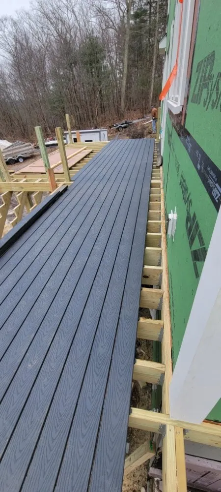 Slide of Lucas Medeiros Construction