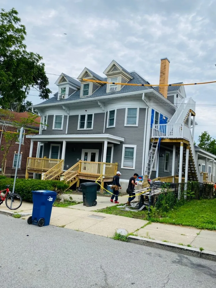 Slide of Lucas Medeiros Construction