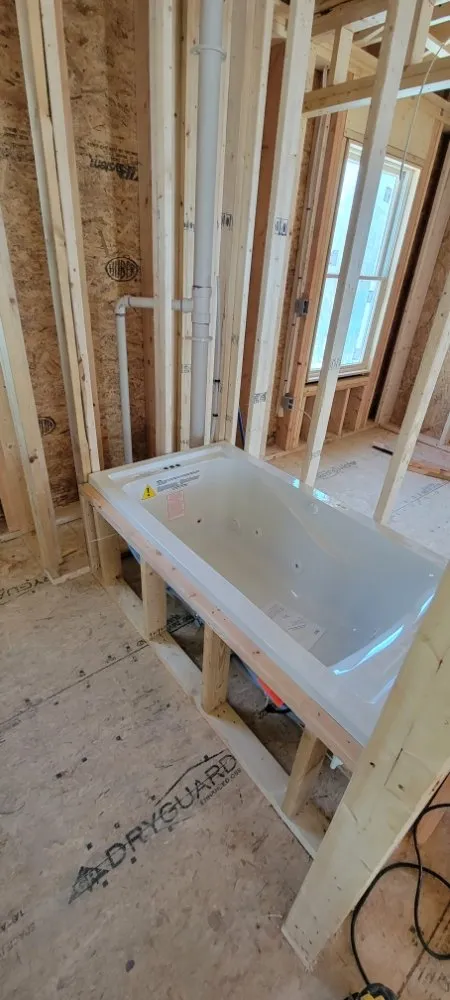 Slide of Lucas Medeiros Construction