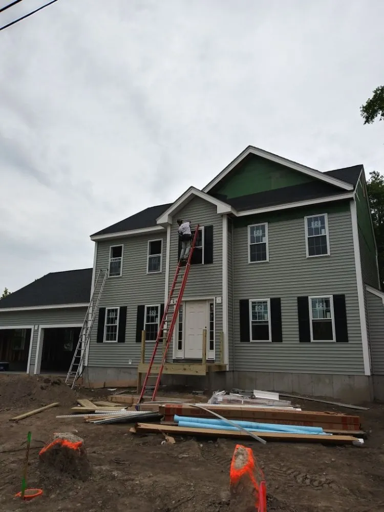 Slide of Lucas Medeiros Construction