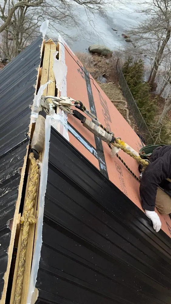 Slide of Lucas Medeiros Construction