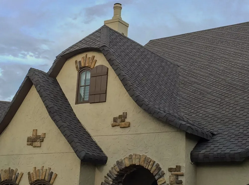 Slide of Lucas Roofing