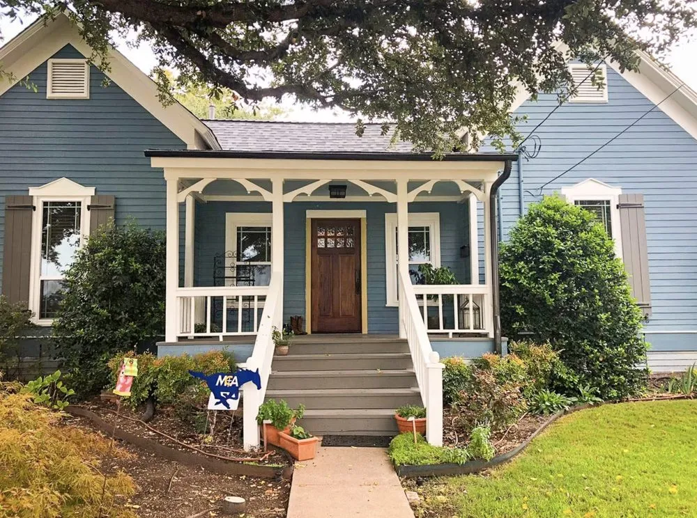 Slide of Lucas Roofing