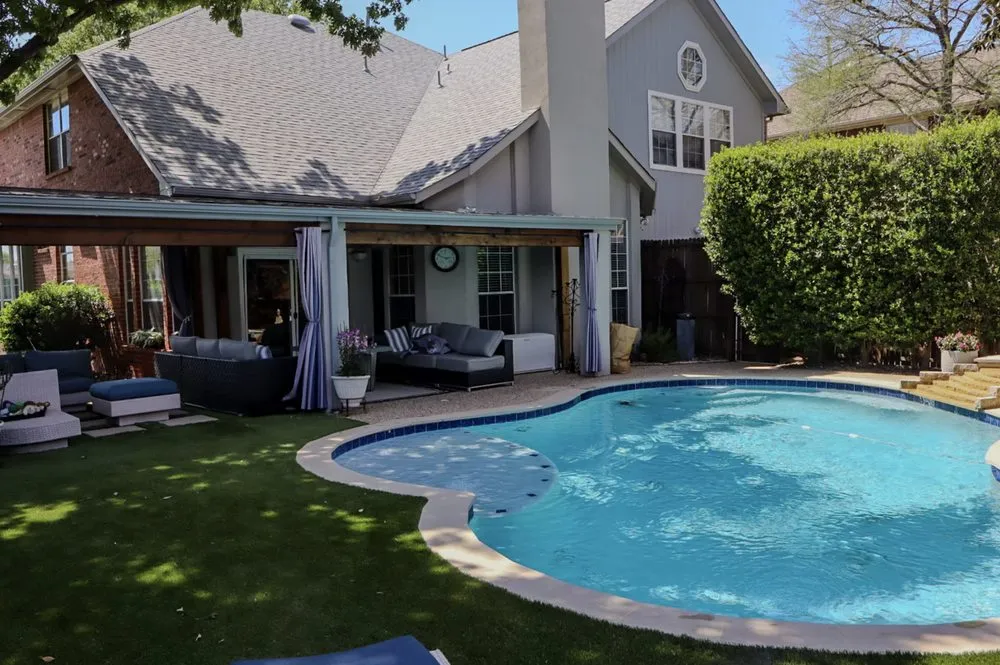 Slide of Lucas Roofing