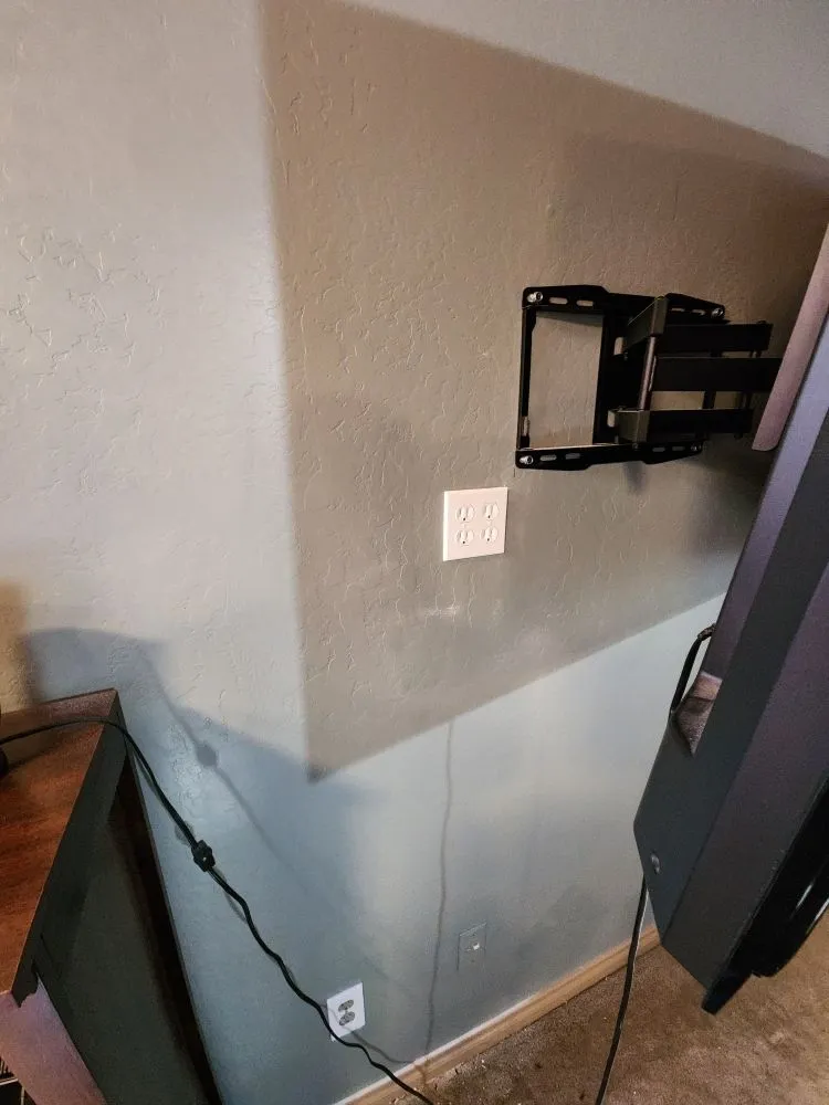 Slide of Lugo's Handyman Services