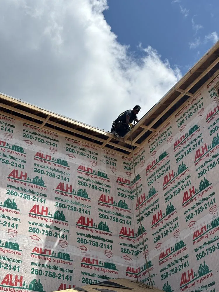 Slide of Luis Construction