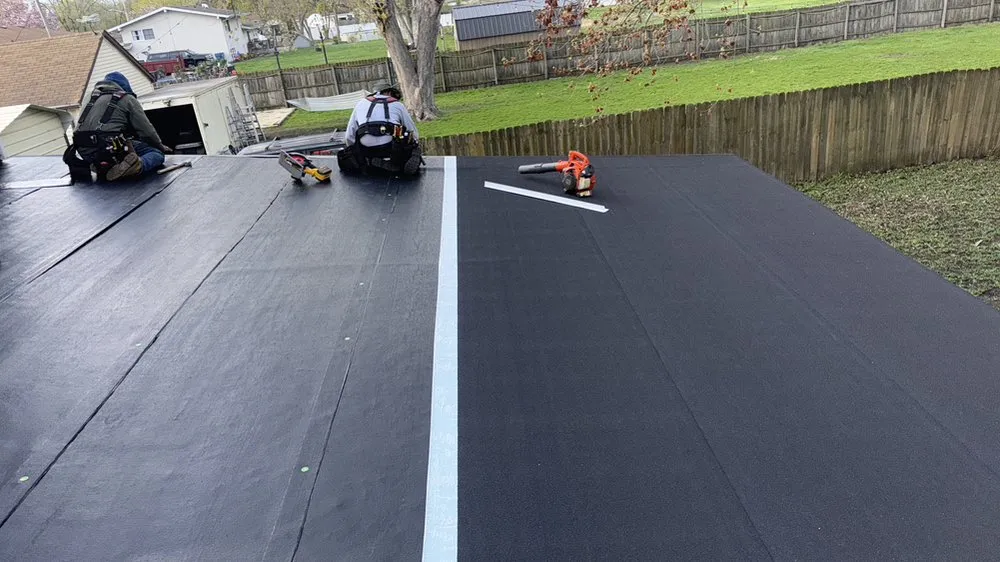 Slide of Luis Construction