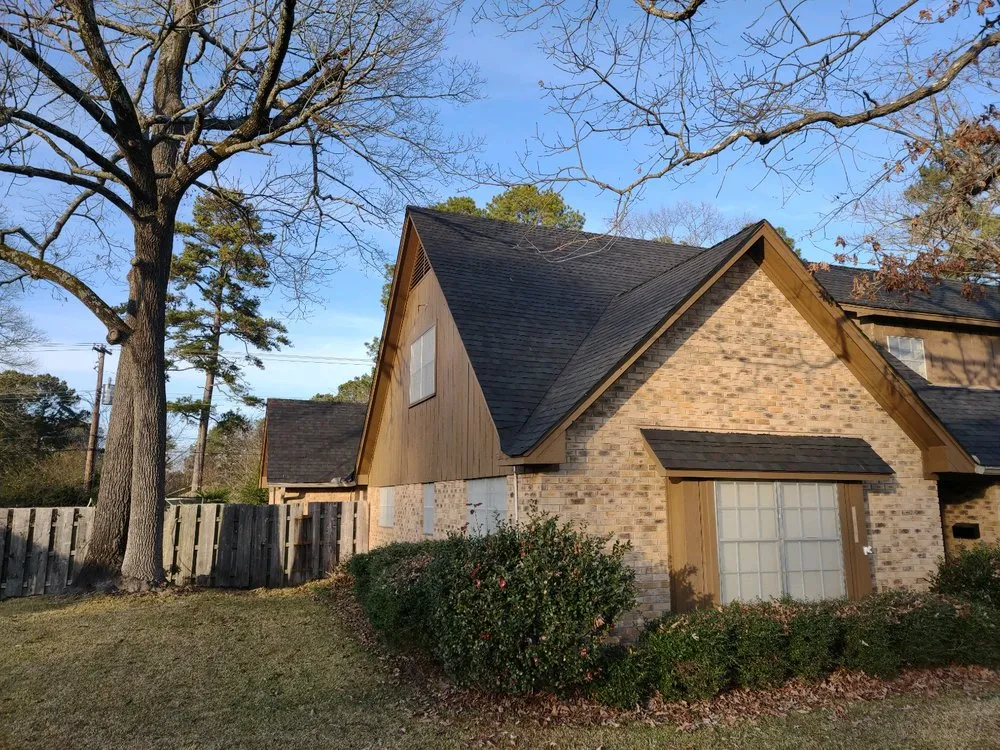 Slide of Luis Contreras Roofing