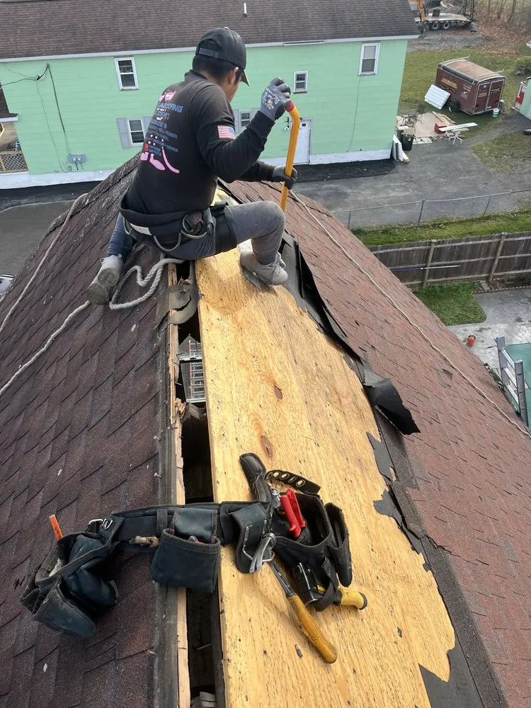 Slide of Luis General Construction