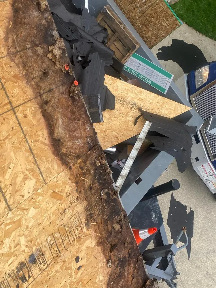 Slide of Luis huilca construction