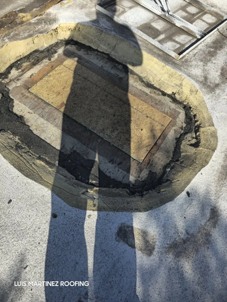 Slide of Luis Martinez Roofing