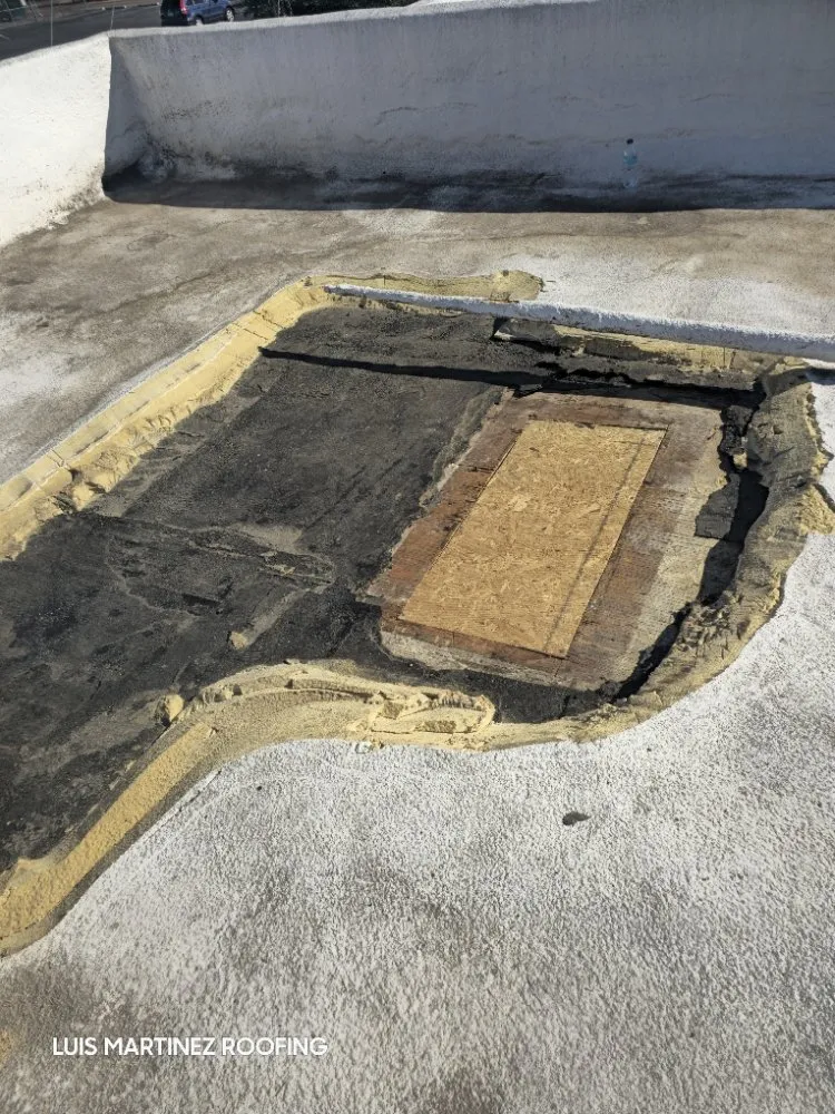 Slide of Luis Martinez Roofing