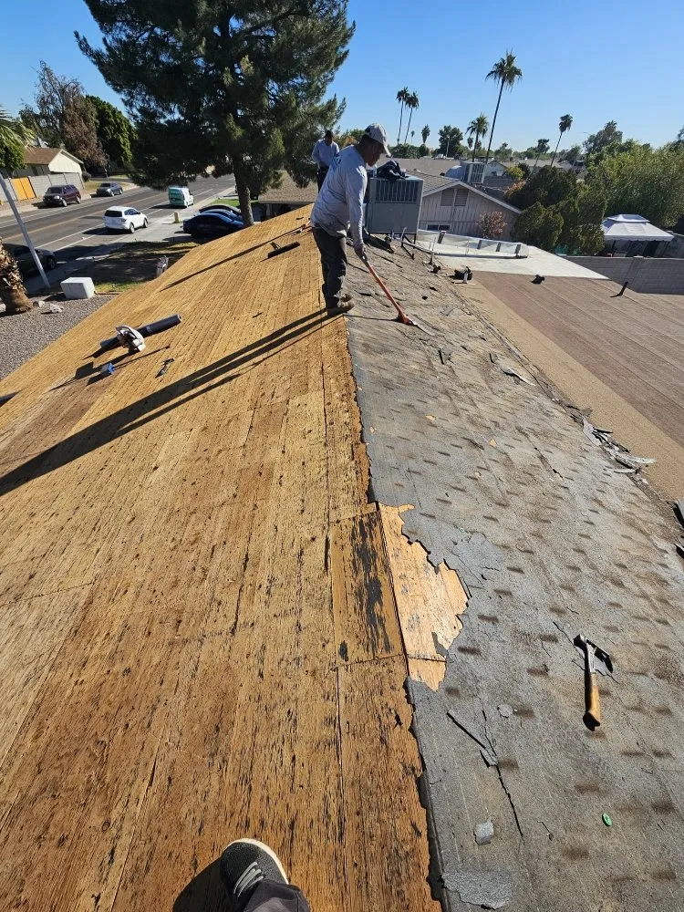 Slide of Luis Martinez Roofing