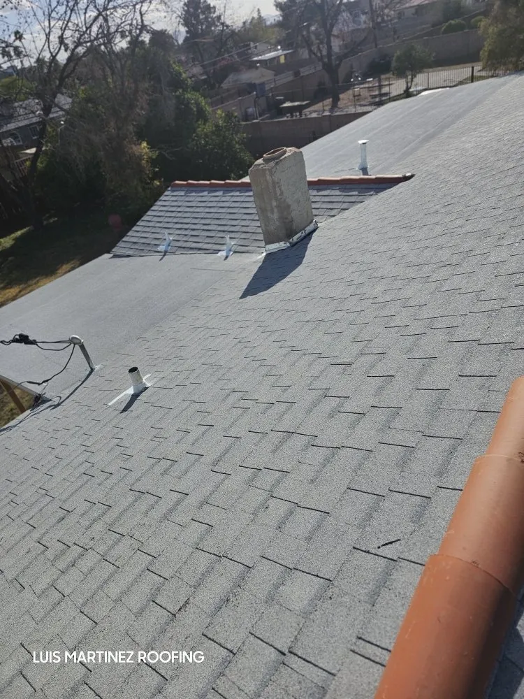 Slide of Luis Martinez Roofing