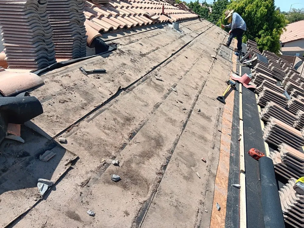 Slide of Luis Martinez Roofing