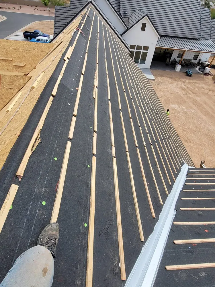 Slide of Luis Martinez Roofing