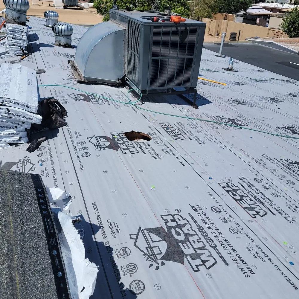 Slide of Luis Martinez Roofing