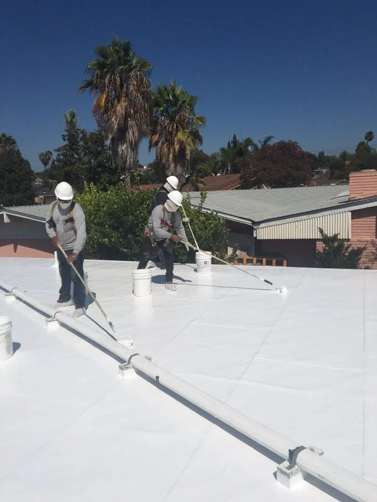 Slide of Luis Mendoza Roofing