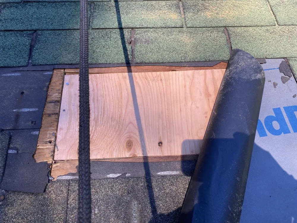 Slide of Luis Roofing