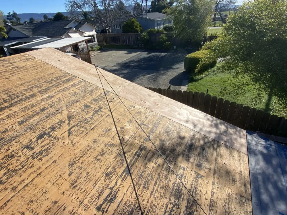 Slide of Luis Roofing