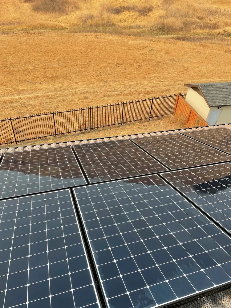 Slide of Lukas Pigeon Removal & Gutter Cleaning