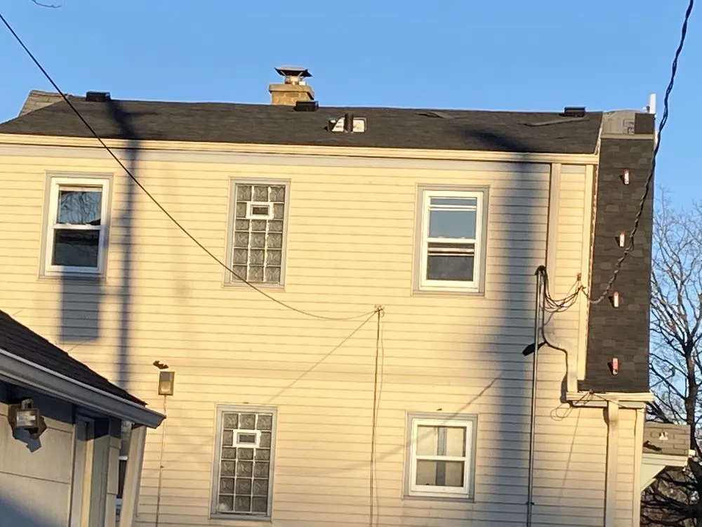 Slide of Luna carpentry