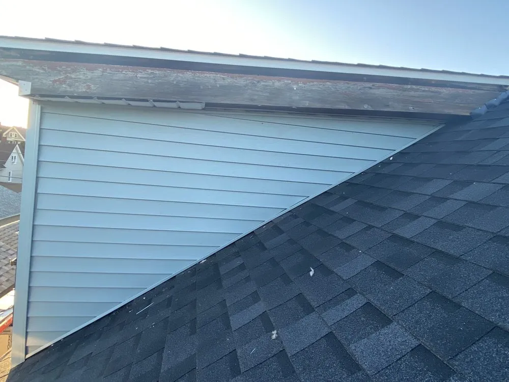 Slide of Luna carpentry