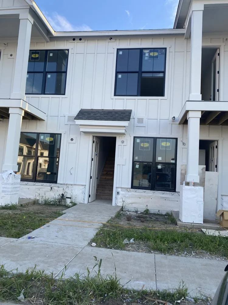 Slide of Luna carpentry