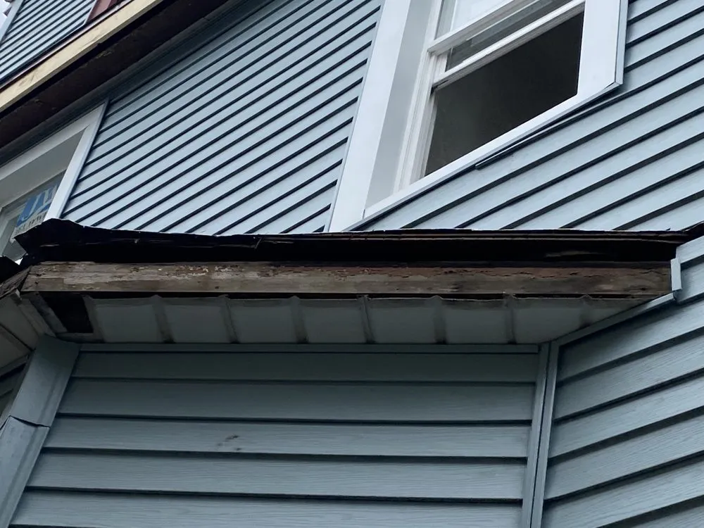 Slide of Luna carpentry