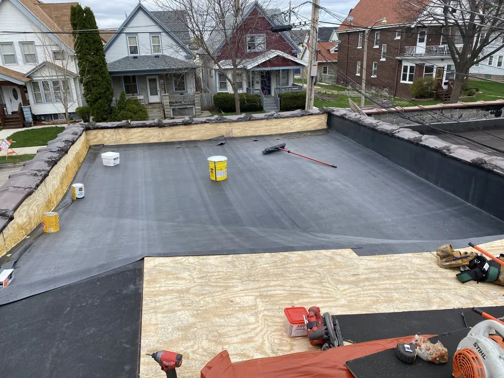 Slide of Luna carpentry