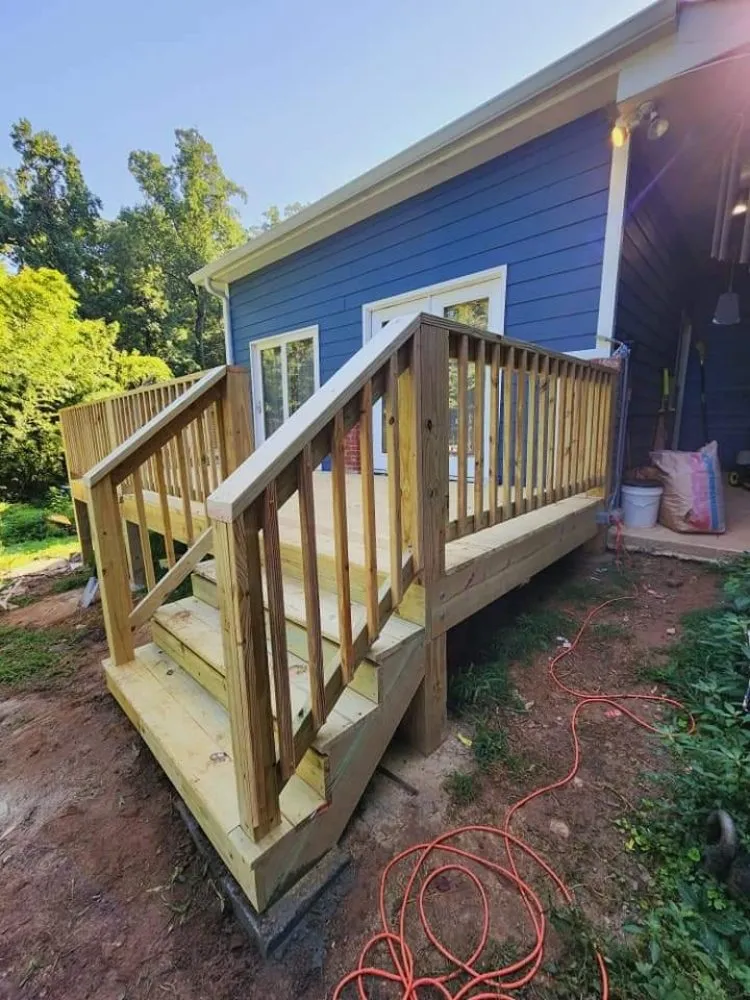 Slide of Luna Construction