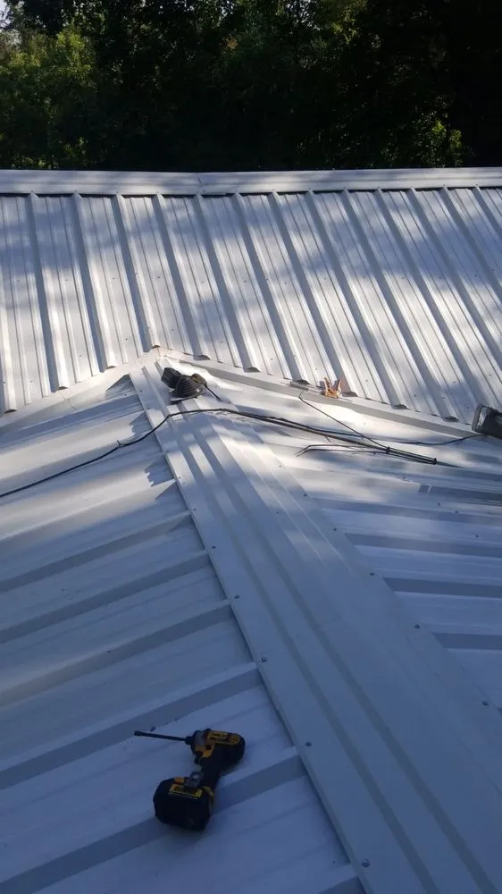 Slide of Luna Roofing & Siding