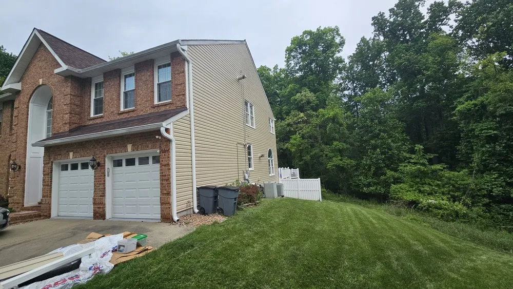 Slide of Luna Roofing & Siding