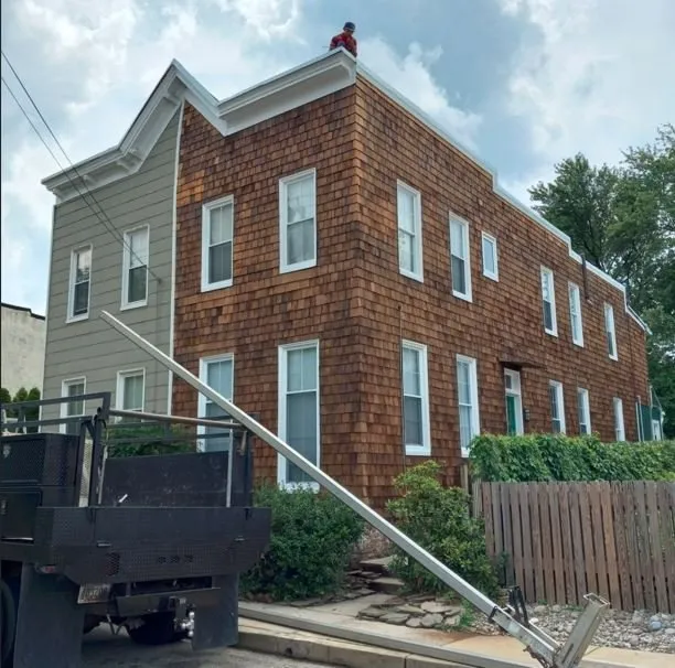 Slide of Luna Roofing & Siding