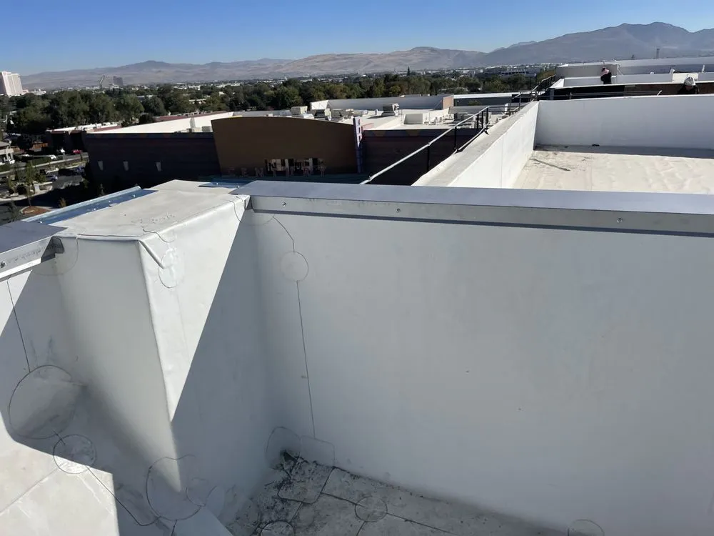 Slide of Luna Roofing & Waterproofing