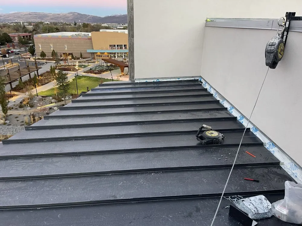 Slide of Luna Roofing & Waterproofing