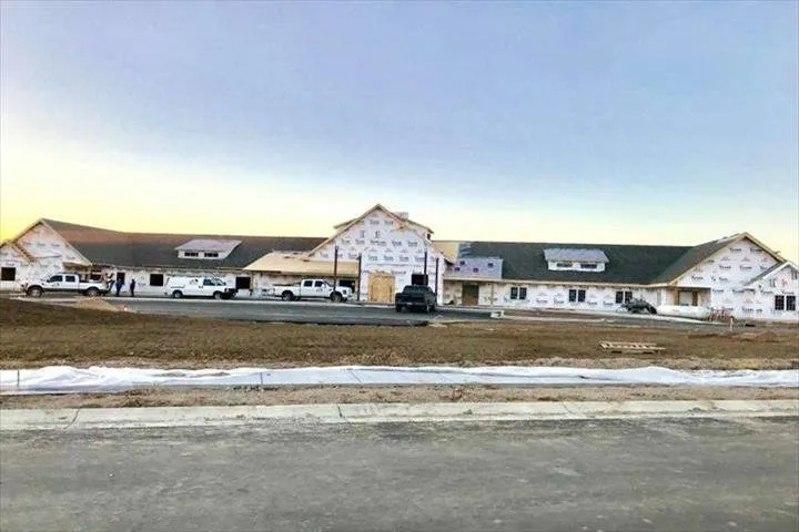 Slide of Luna Roofing