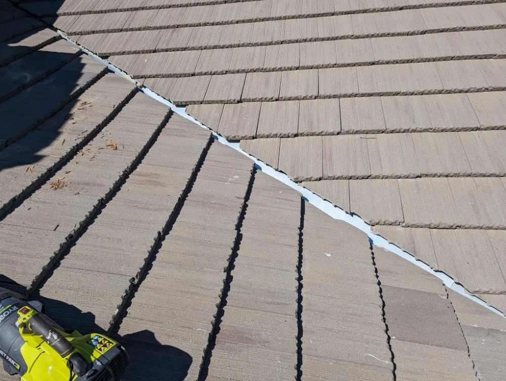 Slide of Luna Roofing