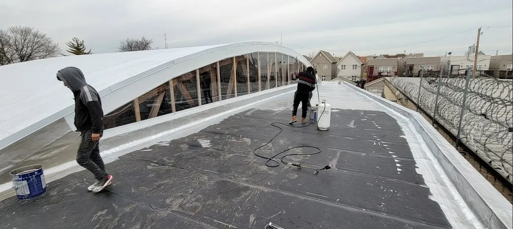 Slide of Luna's Roofing Service