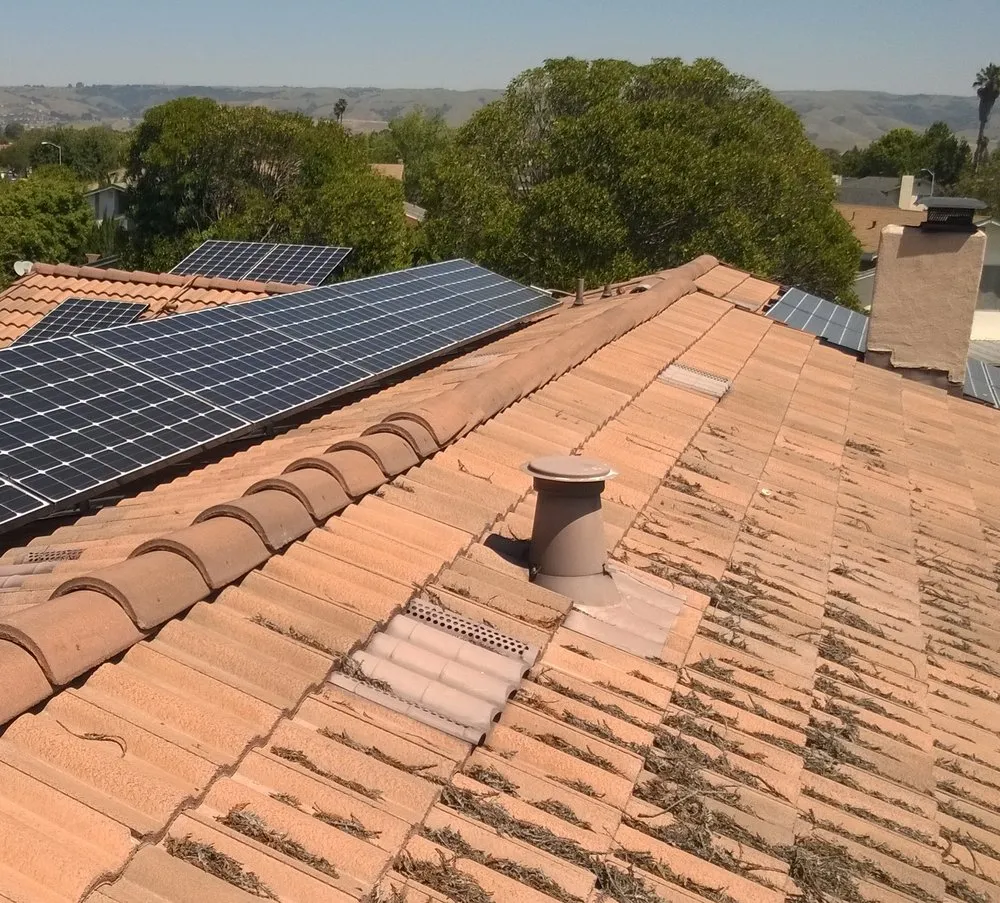 Slide of Lundy Solar and Roofing Co