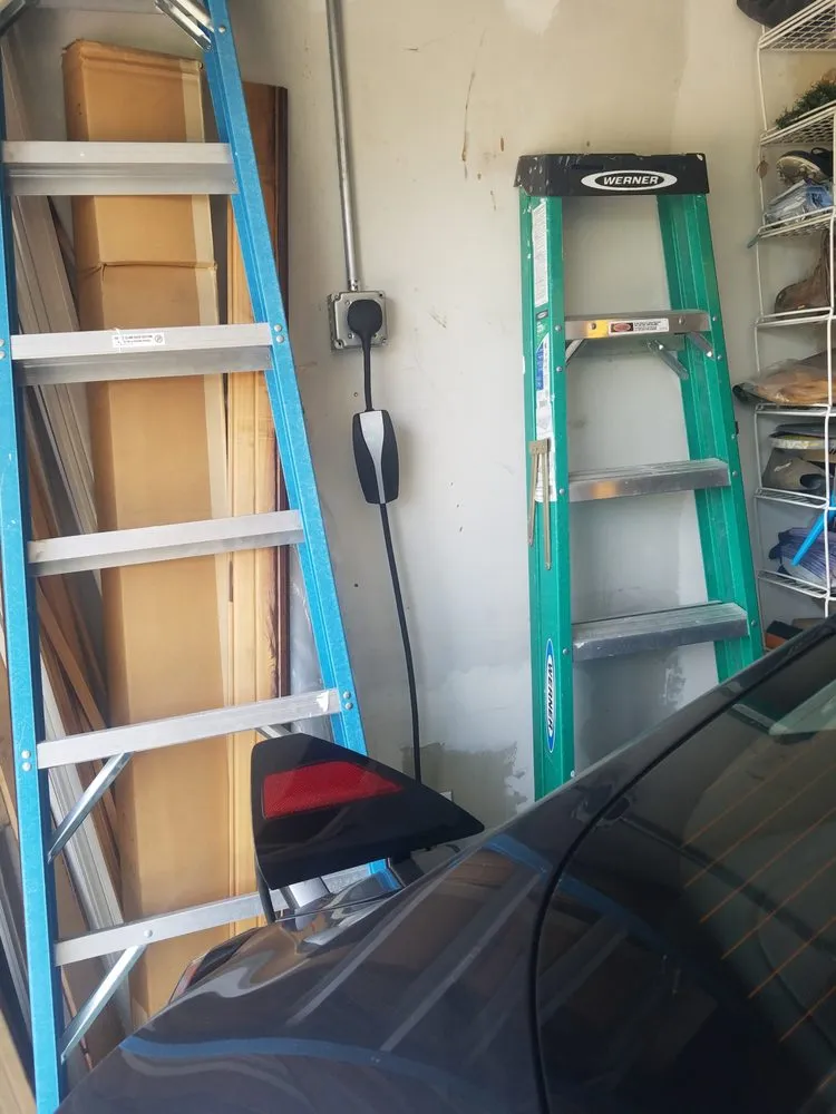 Slide of Lundy Solar and Roofing Co