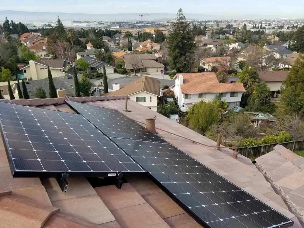 Slide of Lundy Solar and Roofing Co