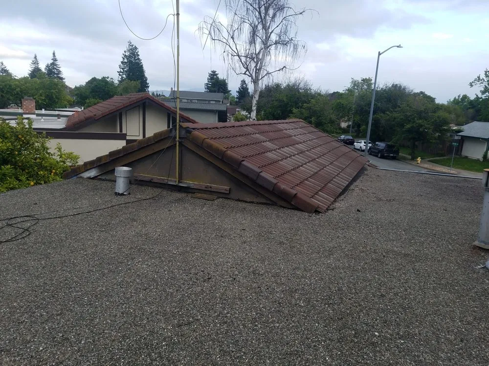 Slide of Lundy Solar and Roofing Co