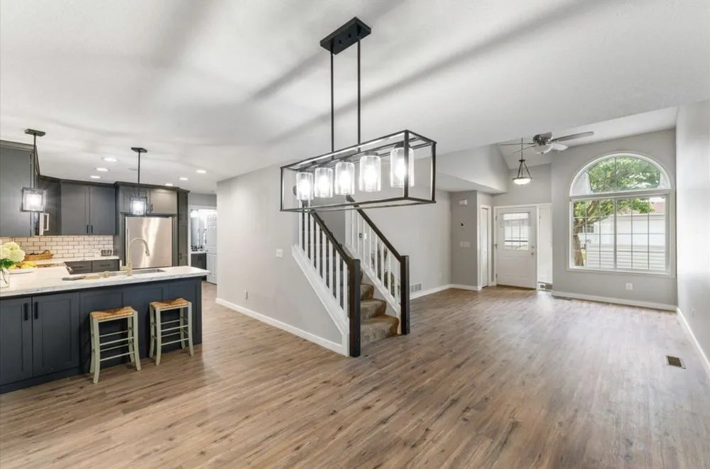 Slide of Lux Builders