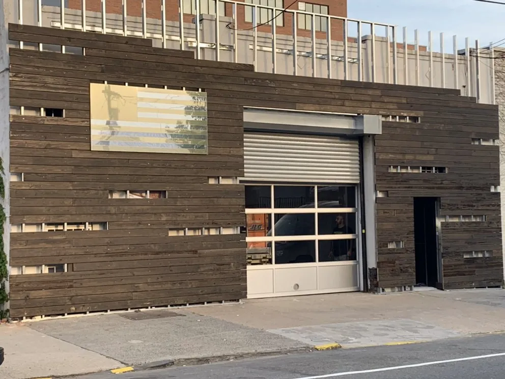 Slide of Lux Design Construction Company