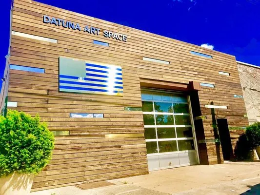 Lux Design Construction Company Logo