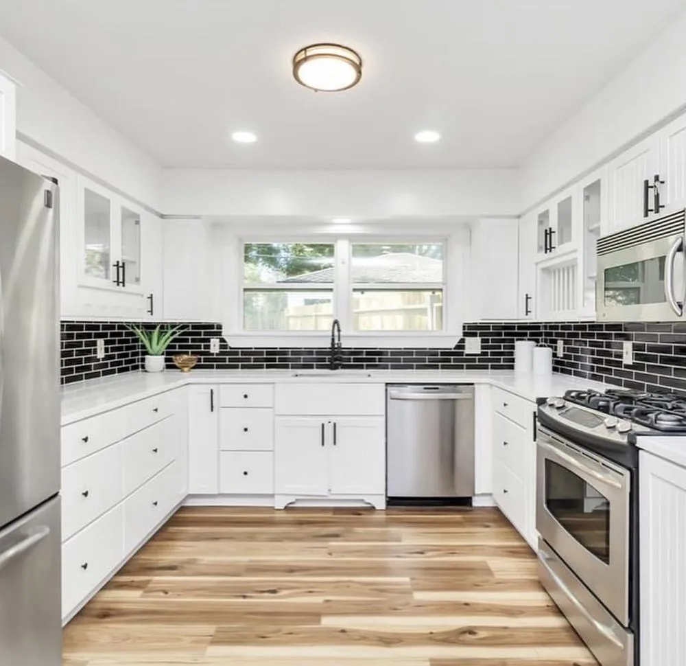 Slide of Lux Estate Group