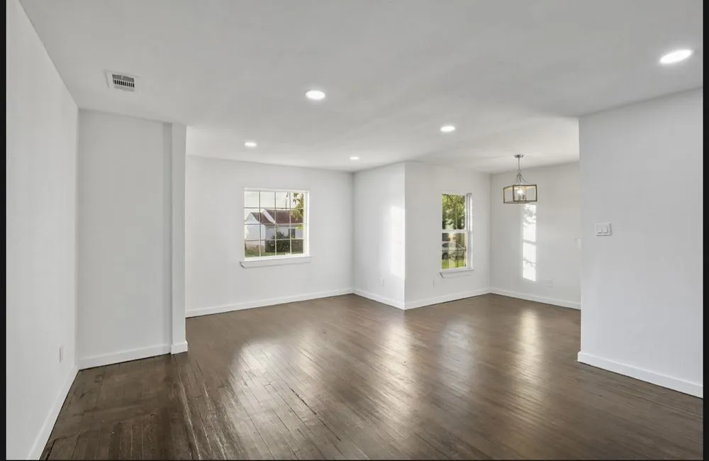 Slide of Lux Estate Group