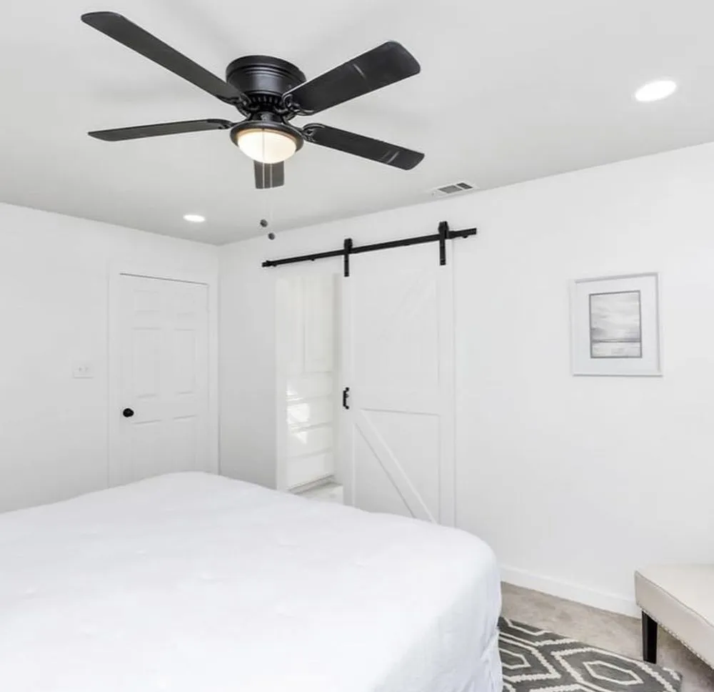 Slide of Lux Estate Group